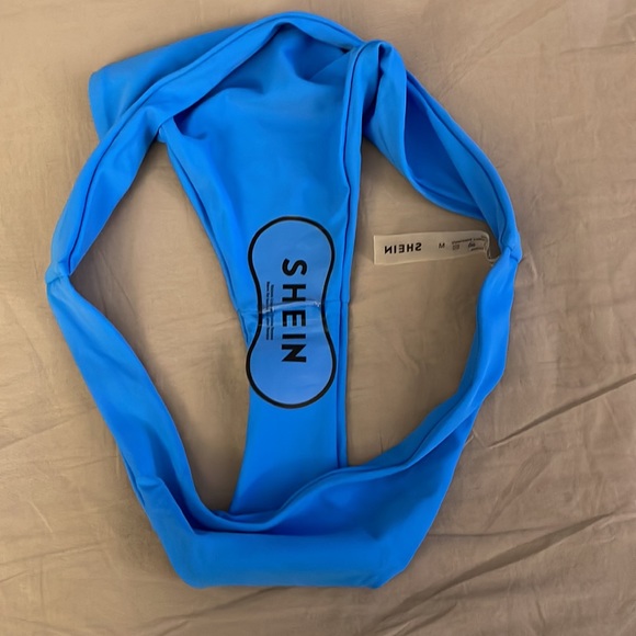 NEW. Cross Halter Underwire Bikini Swimsuit - Picture 5 of 7